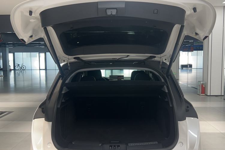 Used Lincoln Corsair 2022 2.0T Two-Wheel Drive Deluxe Edition Trunk