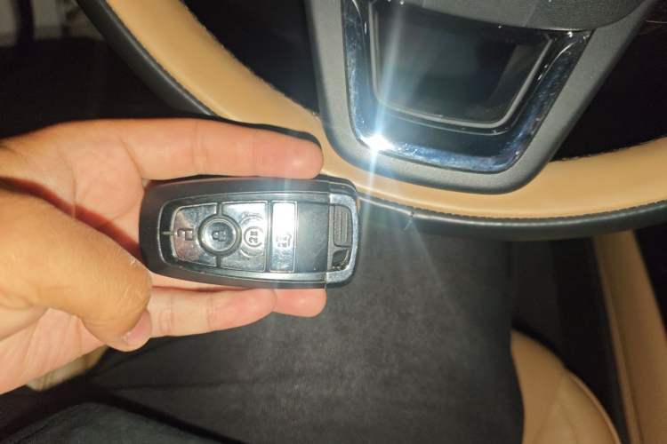 Used Lincoln Corsair 2022 2.0T Two-Wheel Drive Luxury Edition Vehicle Key