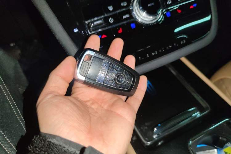 Used Lincoln Corsair 2022 2.0T Two-Wheel Drive Luxury Edition Vehicle Key