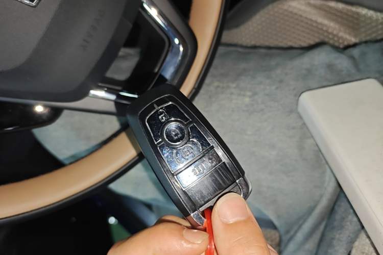 Used Lincoln Corsair 2022 2.0T Two-Wheel Drive Luxury Edition Vehicle Key