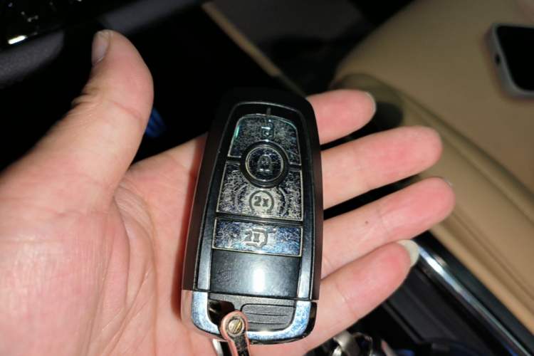 Used Lincoln Corsair 2022 2.0T Two-Wheel Drive Luxury Edition Vehicle Key