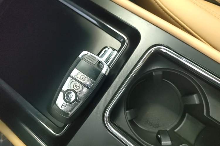 Used Lincoln Corsair 2022 2.0T Two-Wheel Drive Luxury Edition Vehicle Key
