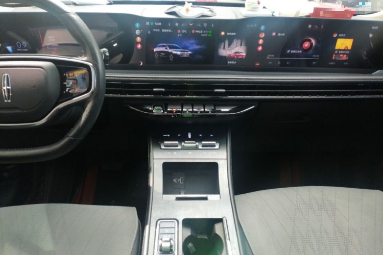 Used Lincoln Corsair 2023 2.0T Two-Wheel Drive Luxury Edition Audio And AC Panel