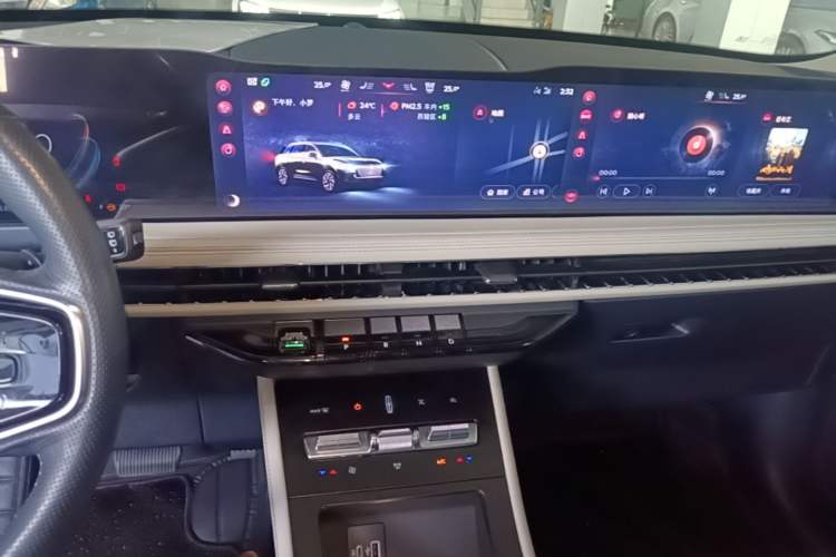 Used Lincoln Corsair 2023 2.0T Two-Wheel Drive Luxury Edition Audio And AC Panel