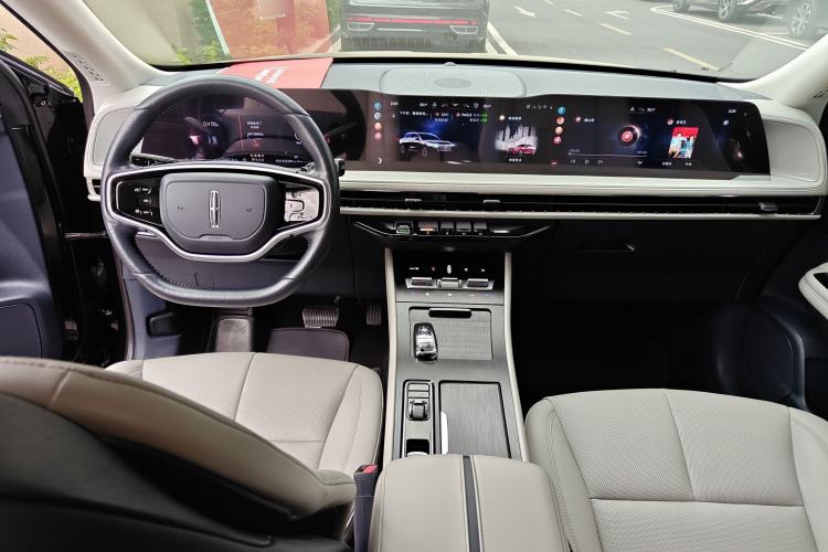 Used Lincoln Corsair 2023 2.0T Two-Wheel Drive Luxury Edition Center Console