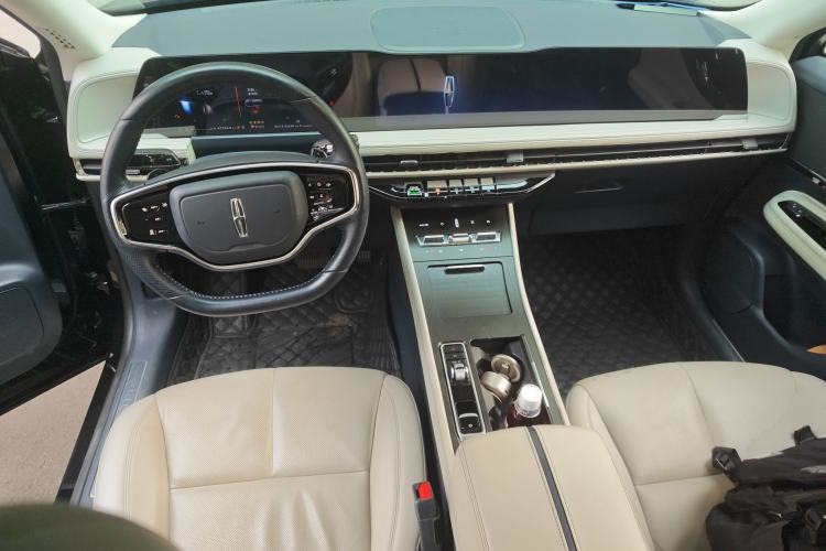 Used Lincoln Corsair 2023 2.0T Two-Wheel-Drive Luxury Edition Center Console