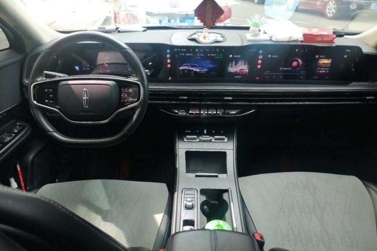 Used Lincoln Corsair 2023 2.0T Two-Wheel Drive Luxury Edition Center Console