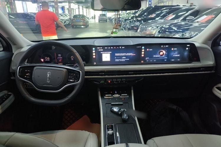 Used Lincoln Corsair 2023 2.0T Two-Wheel Drive Luxury Edition Center Console