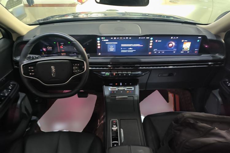 Used Lincoln Corsair 2023 2.0T Two-Wheel Drive Luxury Edition Center Console