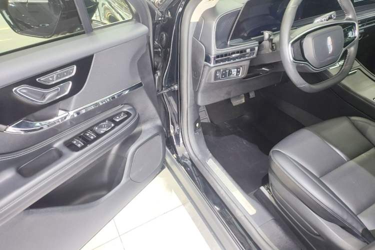 Used Lincoln Corsair 2023 2.0T Two-Wheel Drive Luxury Edition Driver Seat