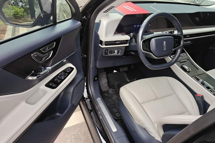 Used Lincoln Corsair 2023 2.0T Two-Wheel Drive Luxury Edition Driver Seat