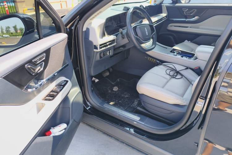 Used Lincoln Corsair 2023 2.0T Two-Wheel Drive Luxury Edition Driver Seat