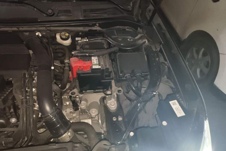 Used Lincoln Corsair 2023 2.0T Two-Wheel Drive Luxury Edition Engine Bay Left