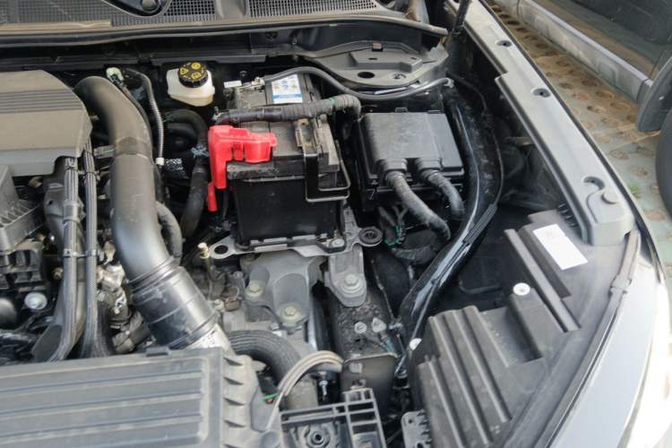 Used Lincoln Corsair 2023 2.0T Two-Wheel Drive Luxury Edition Engine Bay Left