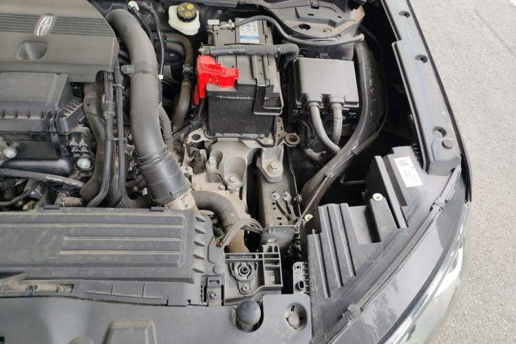 Used Lincoln Corsair 2023 2.0T Two-Wheel-Drive Luxury Edition Engine Bay Left