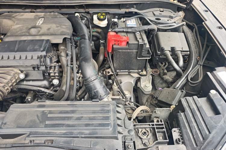 Used Lincoln Corsair 2023 2.0T Two-Wheel-Drive Luxury Edition Engine Bay Left