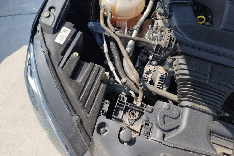 Used Lincoln Corsair 2023 2.0T Two-Wheel Drive Luxury Edition Engine Bay Right