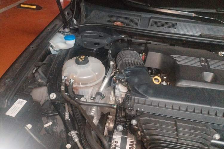 Used Lincoln Corsair 2023 2.0T Two-Wheel Drive Luxury Edition Engine Bay Right