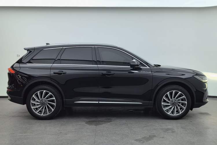 Used Lincoln Corsair 2023 2.0T Two-Wheel-Drive Luxury Edition Exterior 5