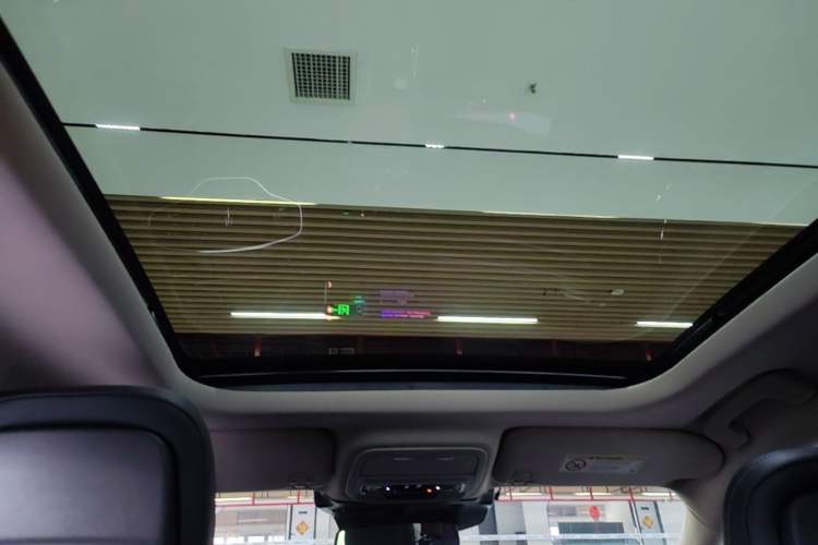 Used Lincoln Corsair 2023 2.0T Two-Wheel Drive Luxury Edition Headliner