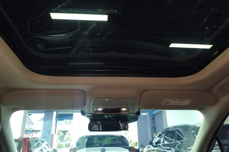 Used Lincoln Corsair 2023 2.0T Two-Wheel Drive Luxury Edition Headliner