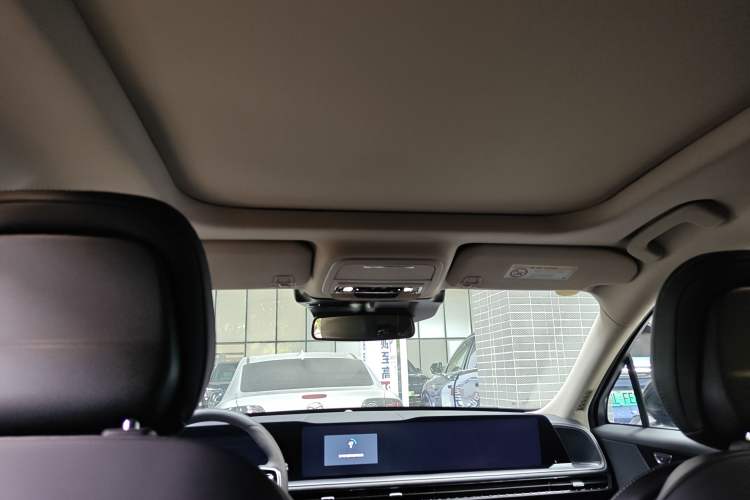 Used Lincoln Corsair 2023 2.0T Two-Wheel Drive Luxury Edition Headliner