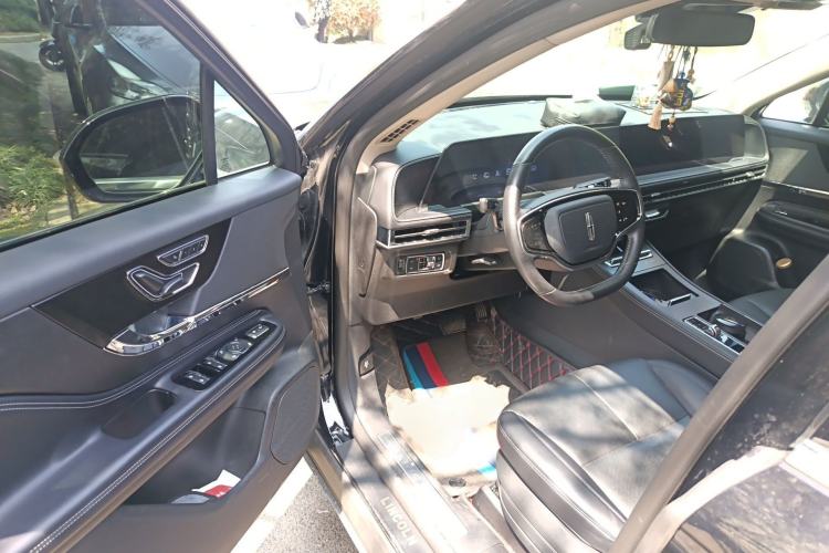 Used Lincoln Corsair 2023 2.0T Two-Wheel-Drive Luxury Edition Interior 3