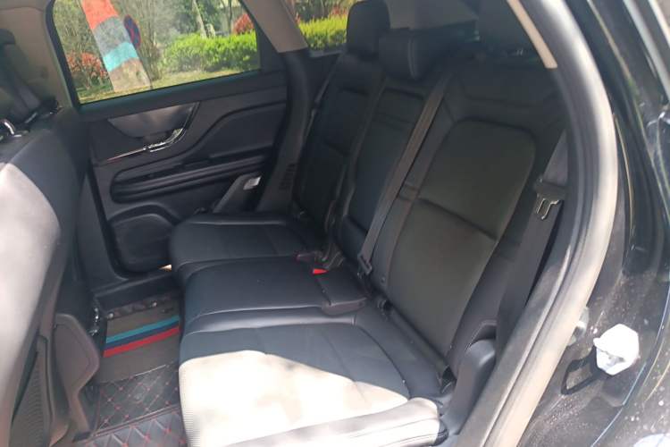 Used Lincoln Corsair 2023 2.0T Two-Wheel-Drive Luxury Edition Interior 4