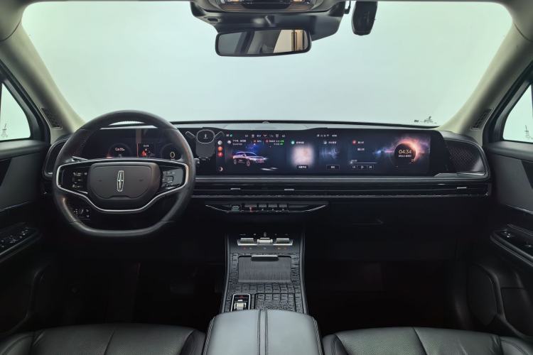 Used Lincoln Corsair 2023 2.0T Two-Wheel-Drive Luxury Edition Interior 4
