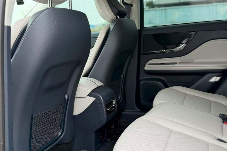 Used Lincoln Corsair 2023 2.0T Two-Wheel Drive Luxury Edition Interior 4