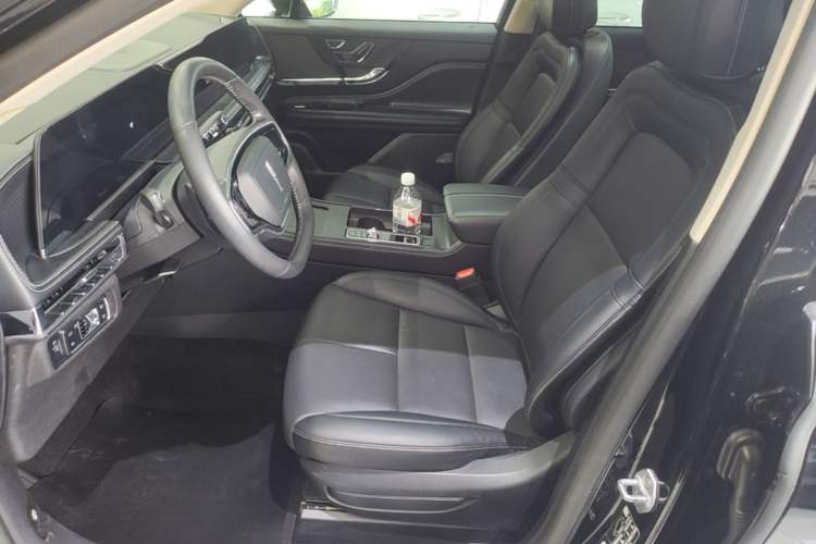 Used Lincoln Corsair 2023 2.0T Two-Wheel Drive Luxury Edition Left Front Seat