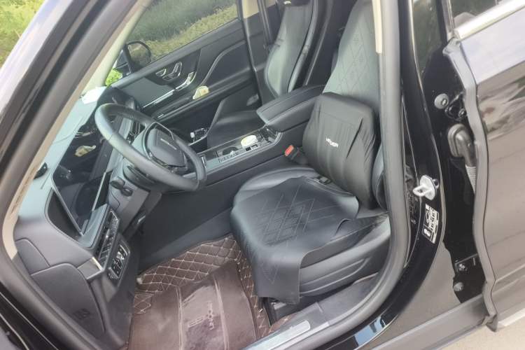 Used Lincoln Corsair 2023 2.0T Two-Wheel-Drive Luxury Edition Left Front Seat