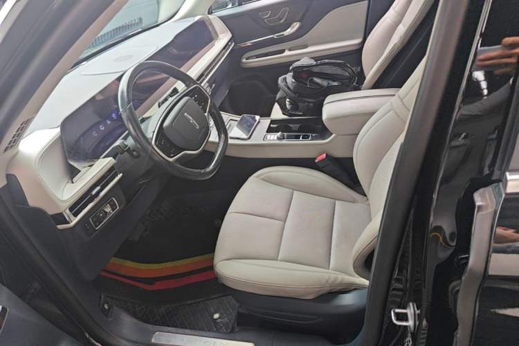 Used Lincoln Corsair 2023 2.0T Two-Wheel Drive Luxury Edition Left Front Seat