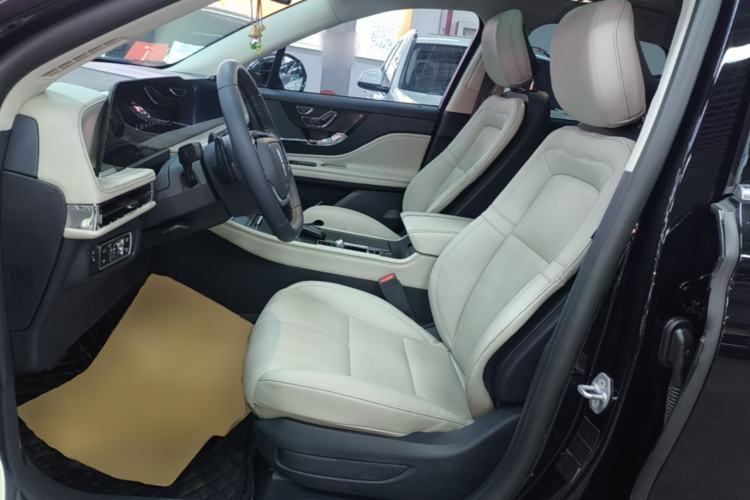 Used Lincoln Corsair 2023 2.0T Two-Wheel Drive Luxury Edition Left Front Seat