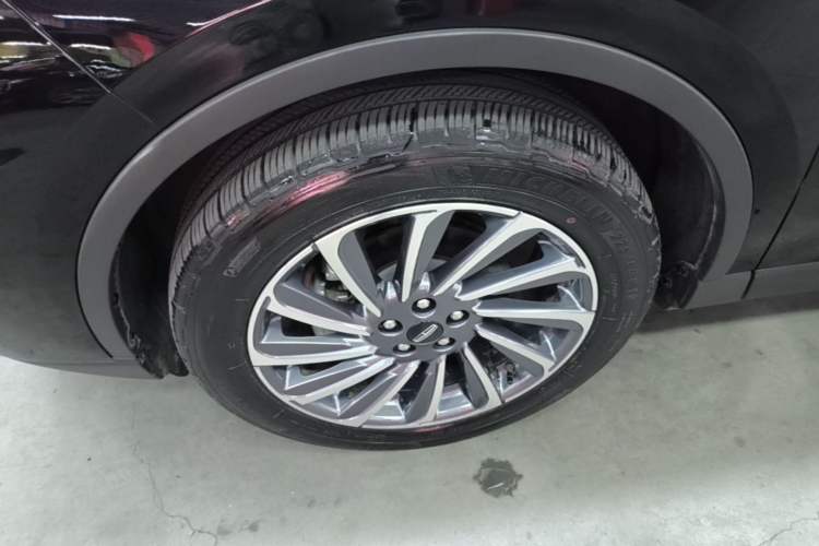 Used Lincoln Corsair 2023 2.0T Two-Wheel Drive Luxury Edition Left Front Wheel Hub