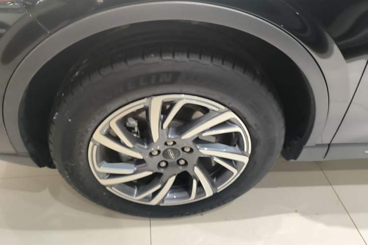 Used Lincoln Corsair 2023 2.0T Two-Wheel Drive Luxury Edition Left Front Wheel Hub