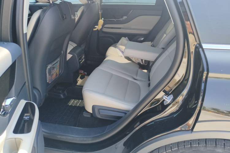 Used Lincoln Corsair 2023 2.0T Two-Wheel Drive Luxury Edition Left Rear Seat