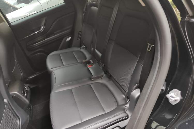 Used Lincoln Corsair 2023 2.0T Two-Wheel Drive Luxury Edition Left Rear Seat