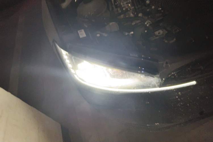 Used Lincoln Corsair 2023 2.0T Two-Wheel Drive Luxury Edition Right Front Headlight