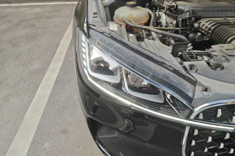 Used Lincoln Corsair 2023 2.0T Two-Wheel-Drive Luxury Edition Right Front Headlight