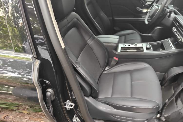 Used Lincoln Corsair 2023 2.0T Two-Wheel Drive Luxury Edition Right Front Seat