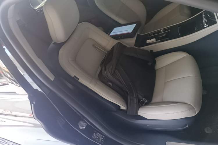 Used Lincoln Corsair 2023 2.0T Two-Wheel Drive Luxury Edition Right Front Seat