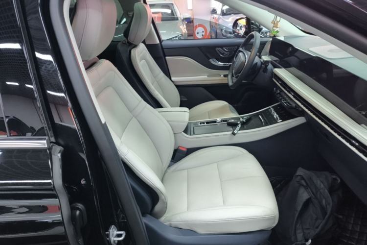 Used Lincoln Corsair 2023 2.0T Two-Wheel Drive Luxury Edition Right Front Seat