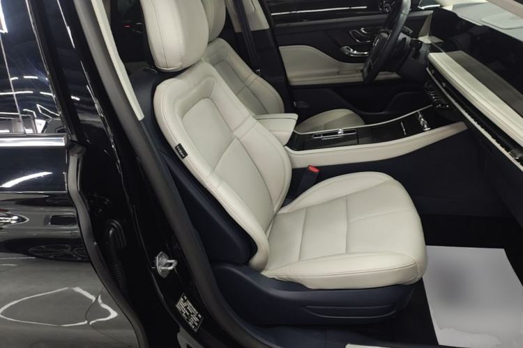 Used Lincoln Corsair 2023 2.0T Two-Wheel Drive Luxury Edition Right Front Seat