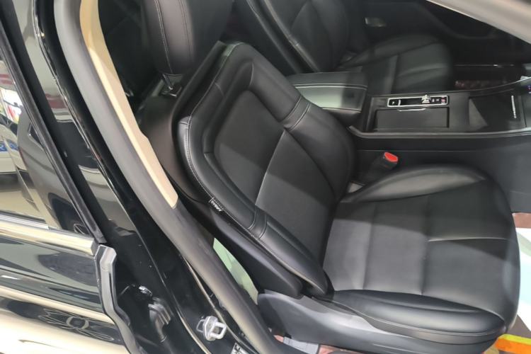 Used Lincoln Corsair 2023 2.0T Two-Wheel Drive Luxury Edition Right Front Seat