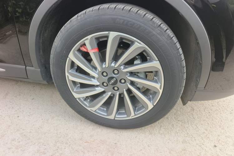 Used Lincoln Corsair 2023 2.0T Two-Wheel-Drive Luxury Edition Right Front Wheel Hub