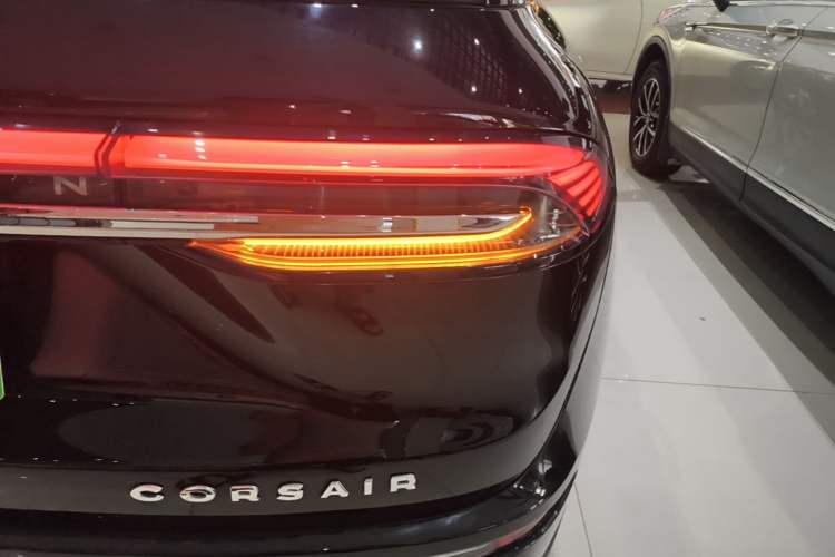 Used Lincoln Corsair 2023 2.0T Two-Wheel Drive Luxury Edition Right Rear Taillight