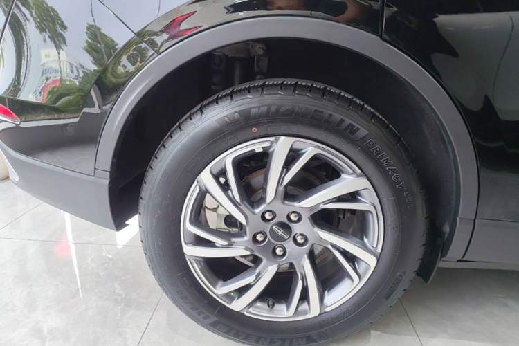 Used Lincoln Corsair 2023 2.0T Two-Wheel Drive Luxury Edition Right Rear Wheel Hub