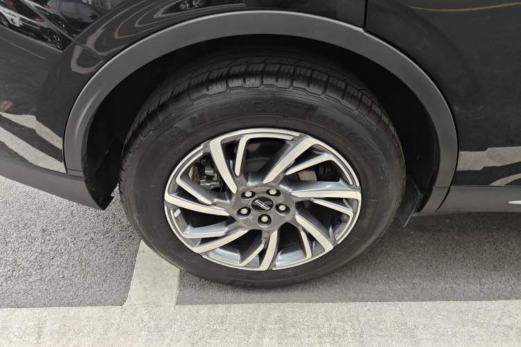 Used Lincoln Corsair 2023 2.0T Two-Wheel Drive Luxury Edition Right Rear Wheel Hub
