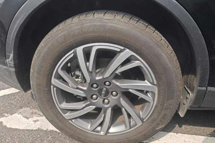 Used Lincoln Corsair 2023 2.0T Two-Wheel Drive Luxury Edition Right Rear Wheel Hub